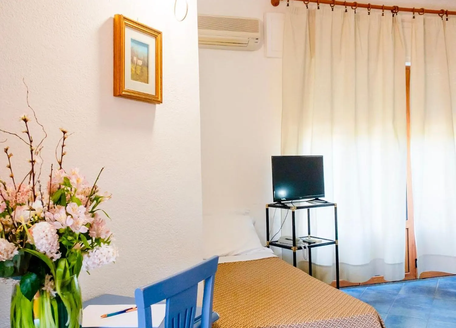 ***  Hotel Donatella Posada  Italia
